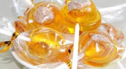 网红吃蜜瓜棒棒糖图片,甜蜜滋味引发网友热议